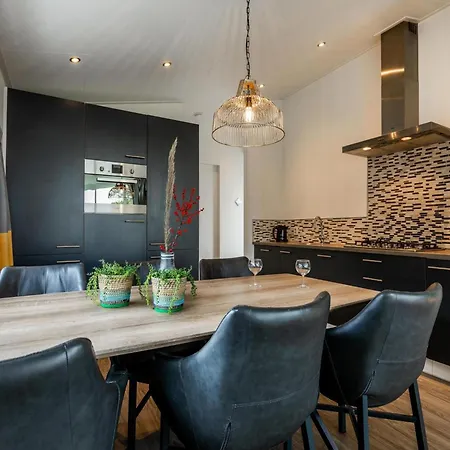 In Near Nature Reserve 度假居